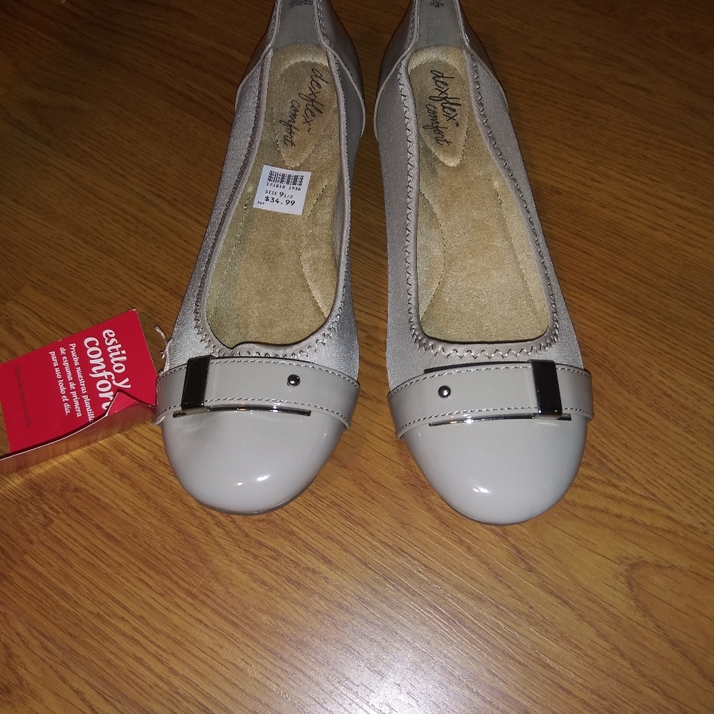 Dexflex Comfort Flat shoes light gray| belt design